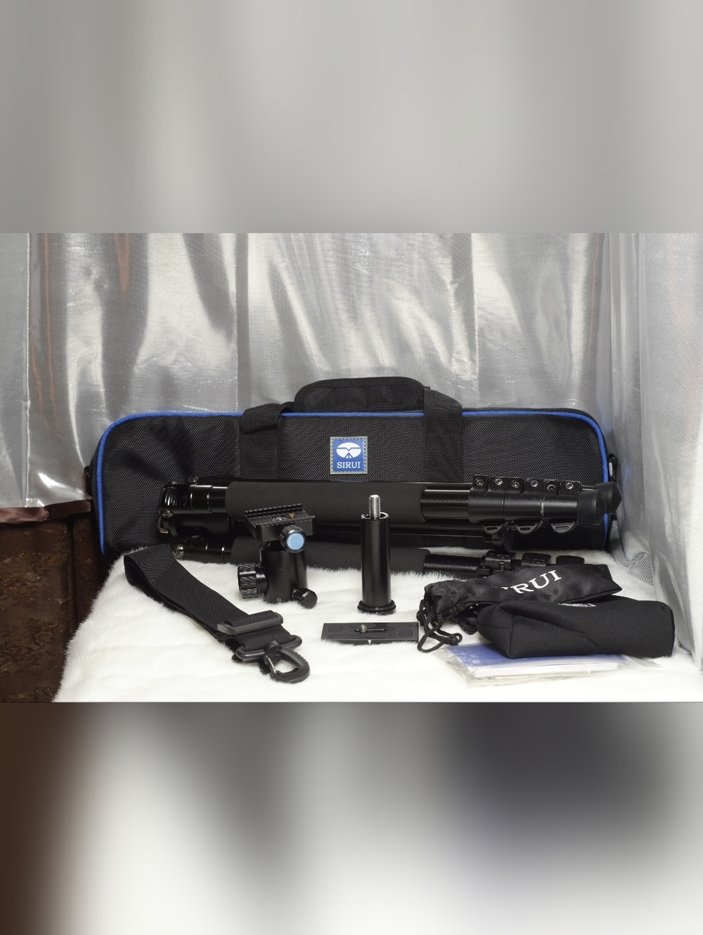 Sirui ET-1004 Aluminum Tripod with E-10 Ball Head